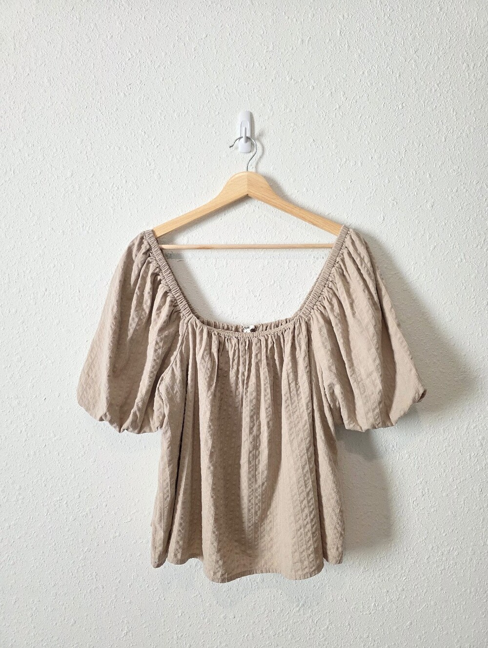 Aerie Taupe Textured Puff Sleeve Top XL